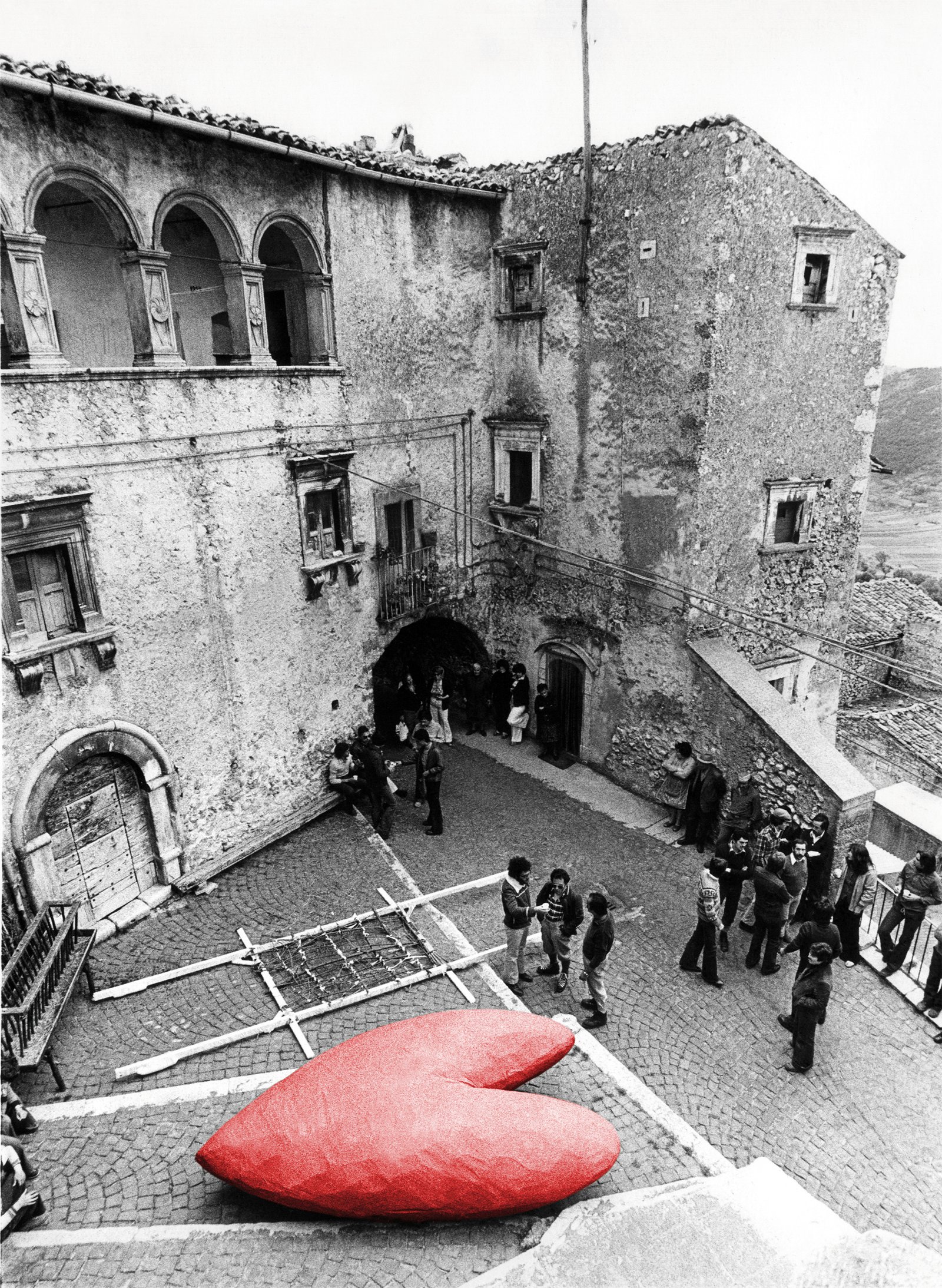 1975. 16. Il cuore nel borgo