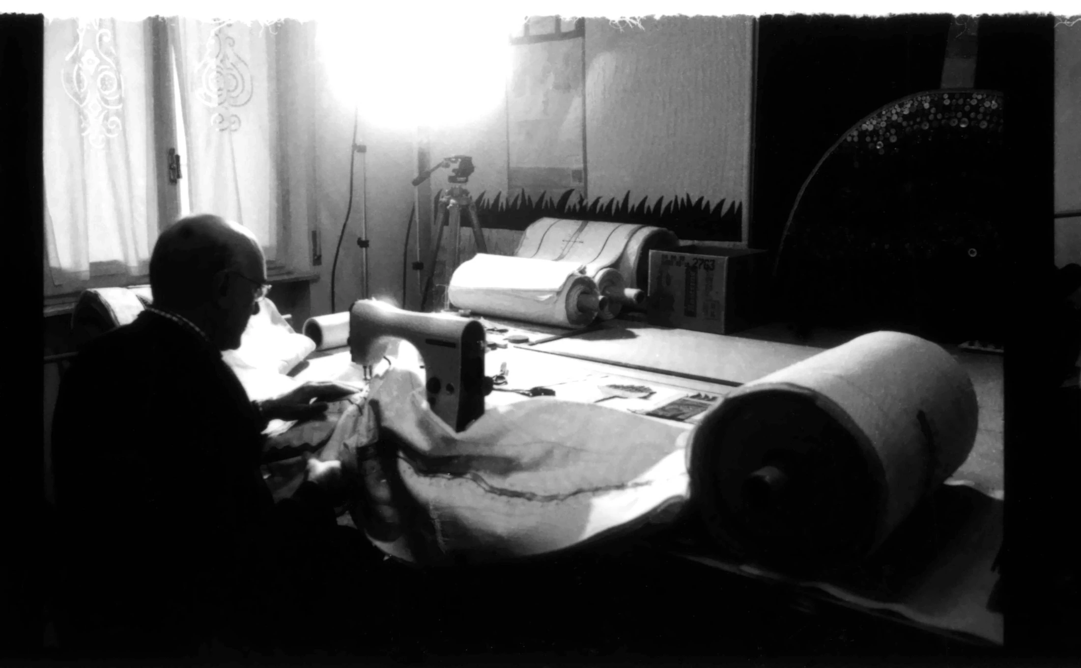 1999. 05. Studio Via Genova, PE (lavorazione arazzo In itinere)