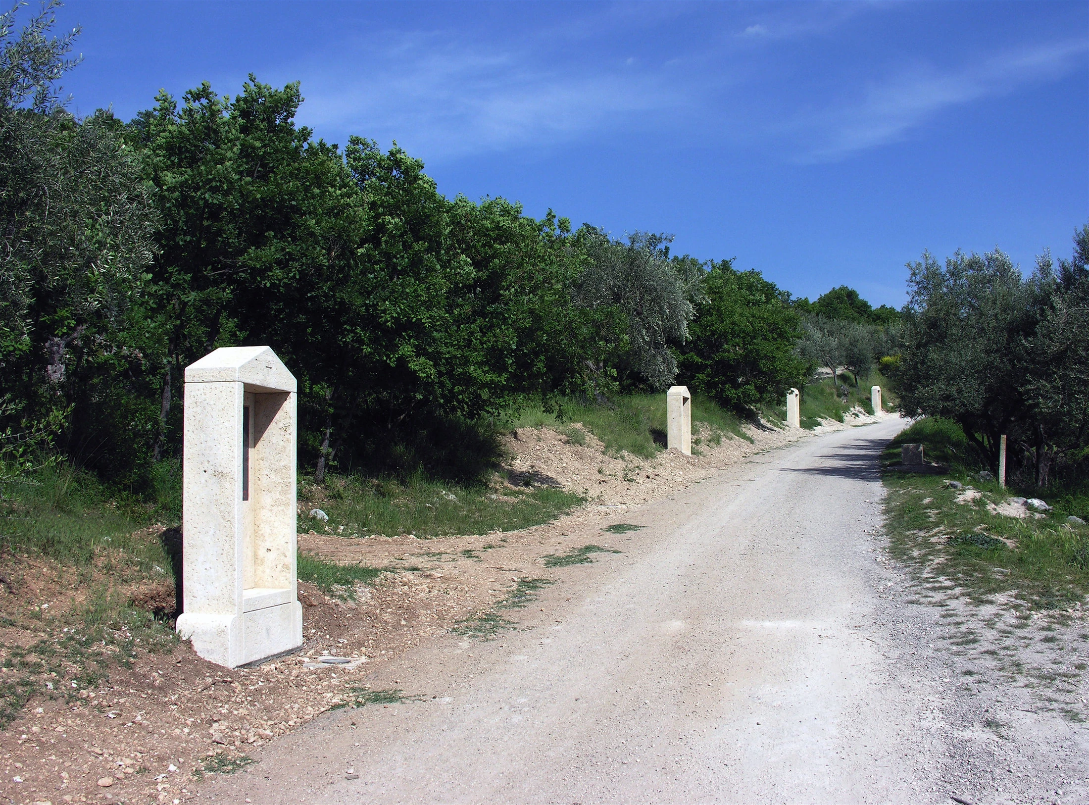 Istallazione edicole Via crucis 