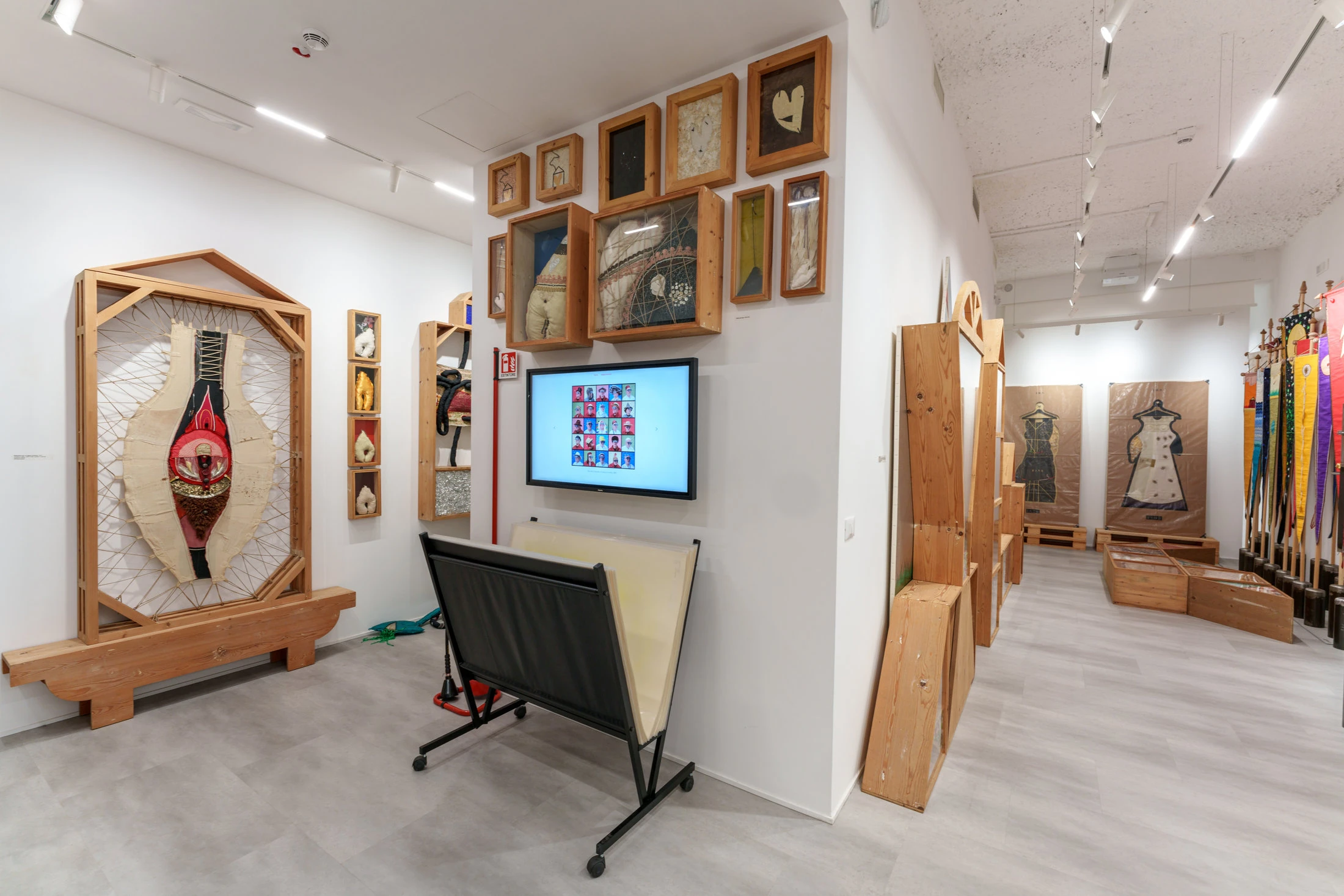 Opere, cornici e materiali dell’archivio