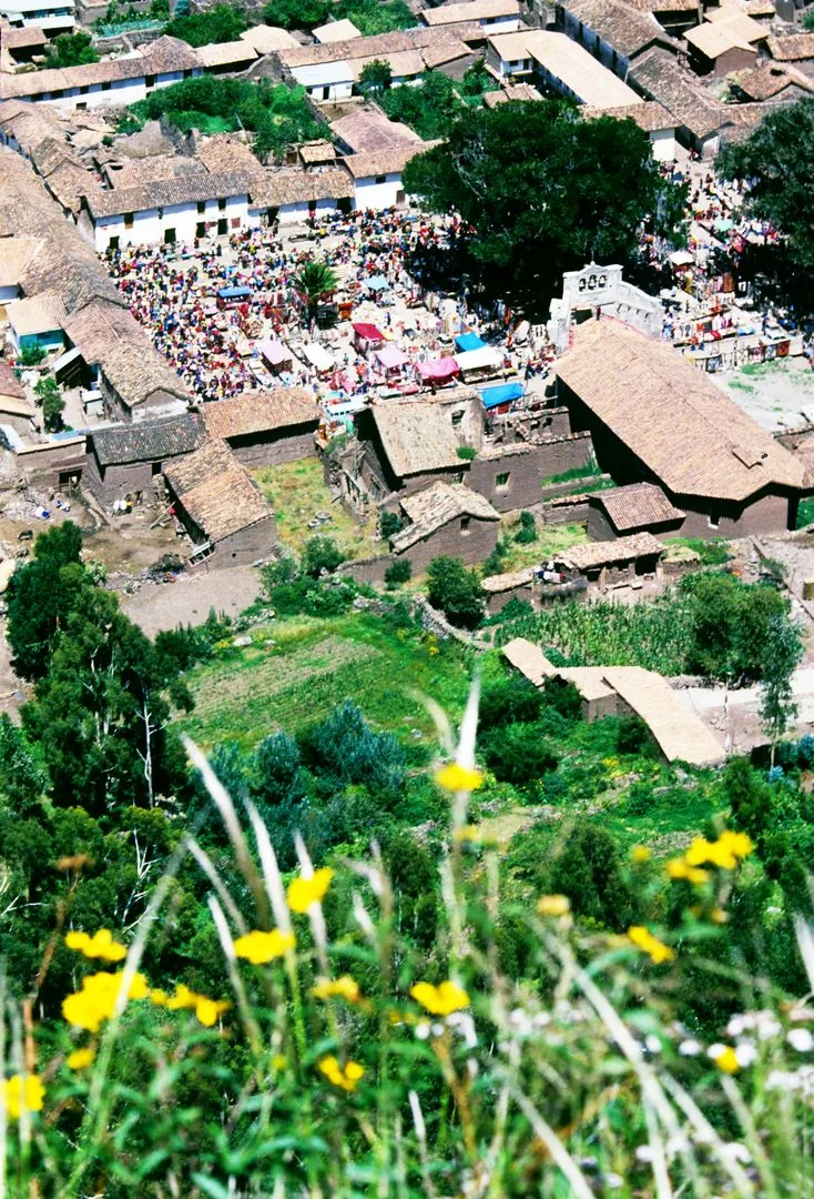 1978 Il mercato domenicale di Pisac visto dalla Montagna Sagrada