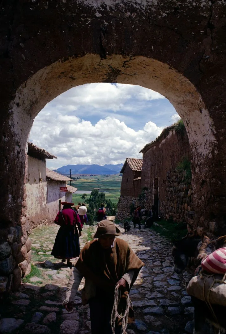1978 Una delle porte di ingresso a Chincheros