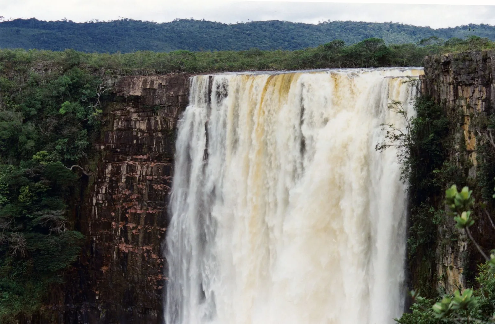 1998 Gran Sabana Venezuelana – salto Aponwao (h m.105)