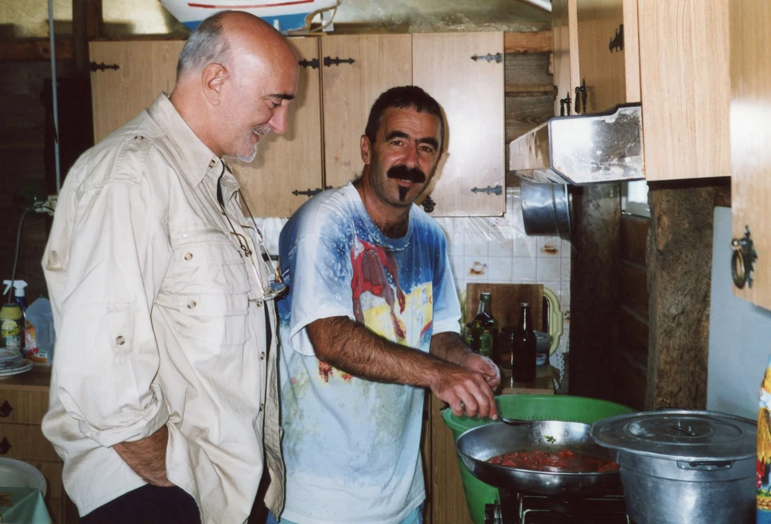 2001 Ortona – Davanti ai fornelli in un capanno di pescatori