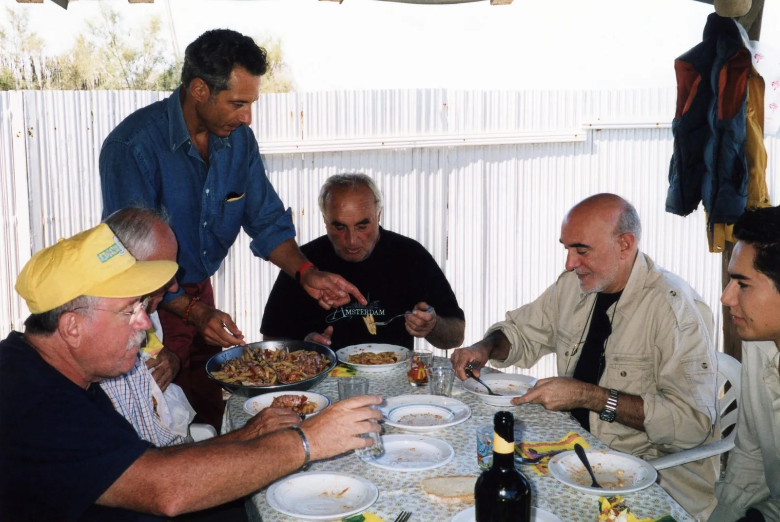 2001 Ortona – A pranzo in un capanno di pescatori